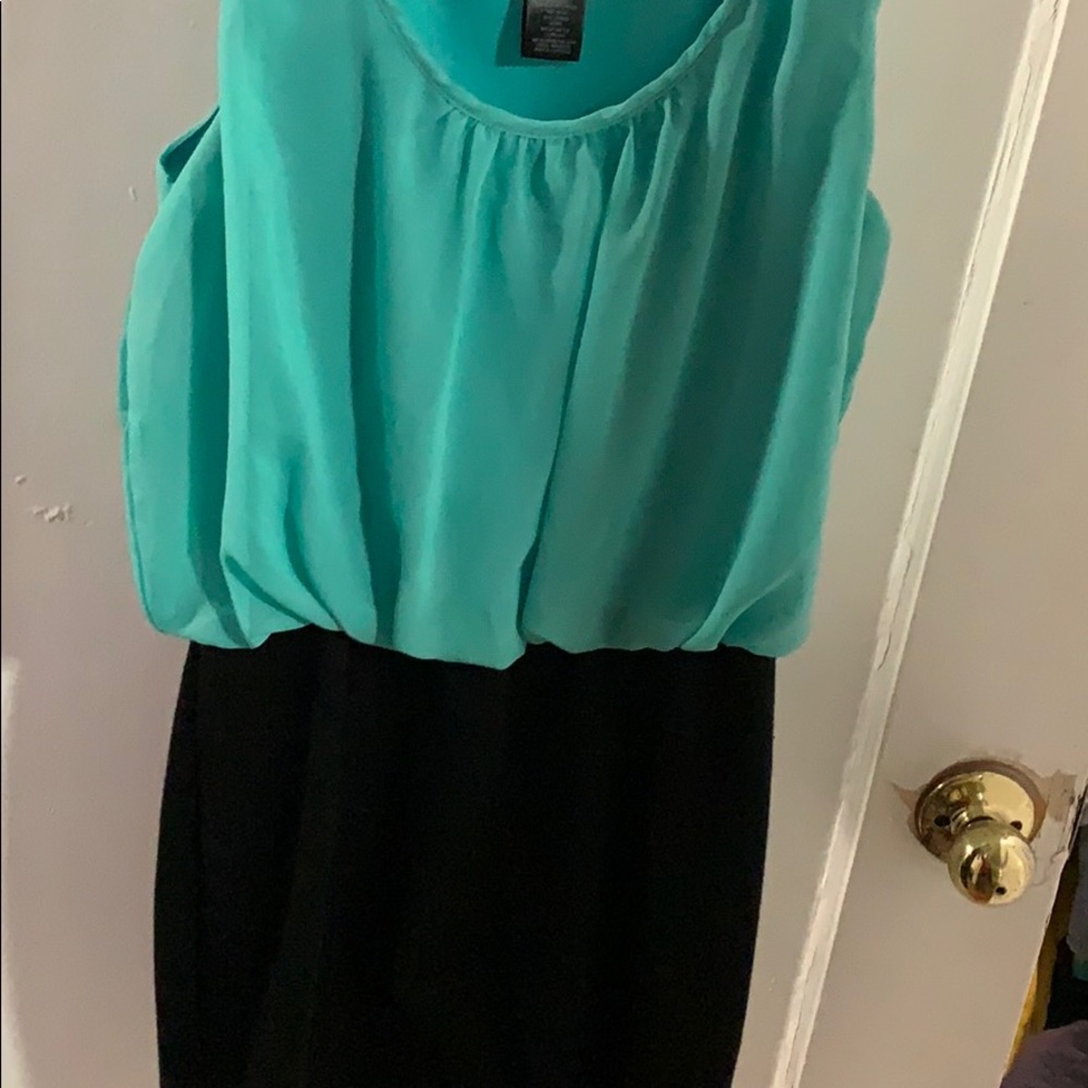 Dress - Picture 2 of 2
